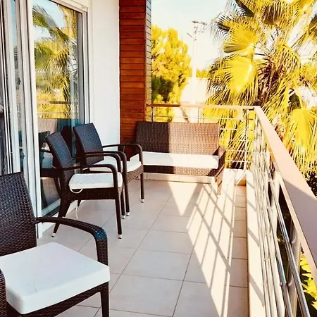 Agora Paradise Side